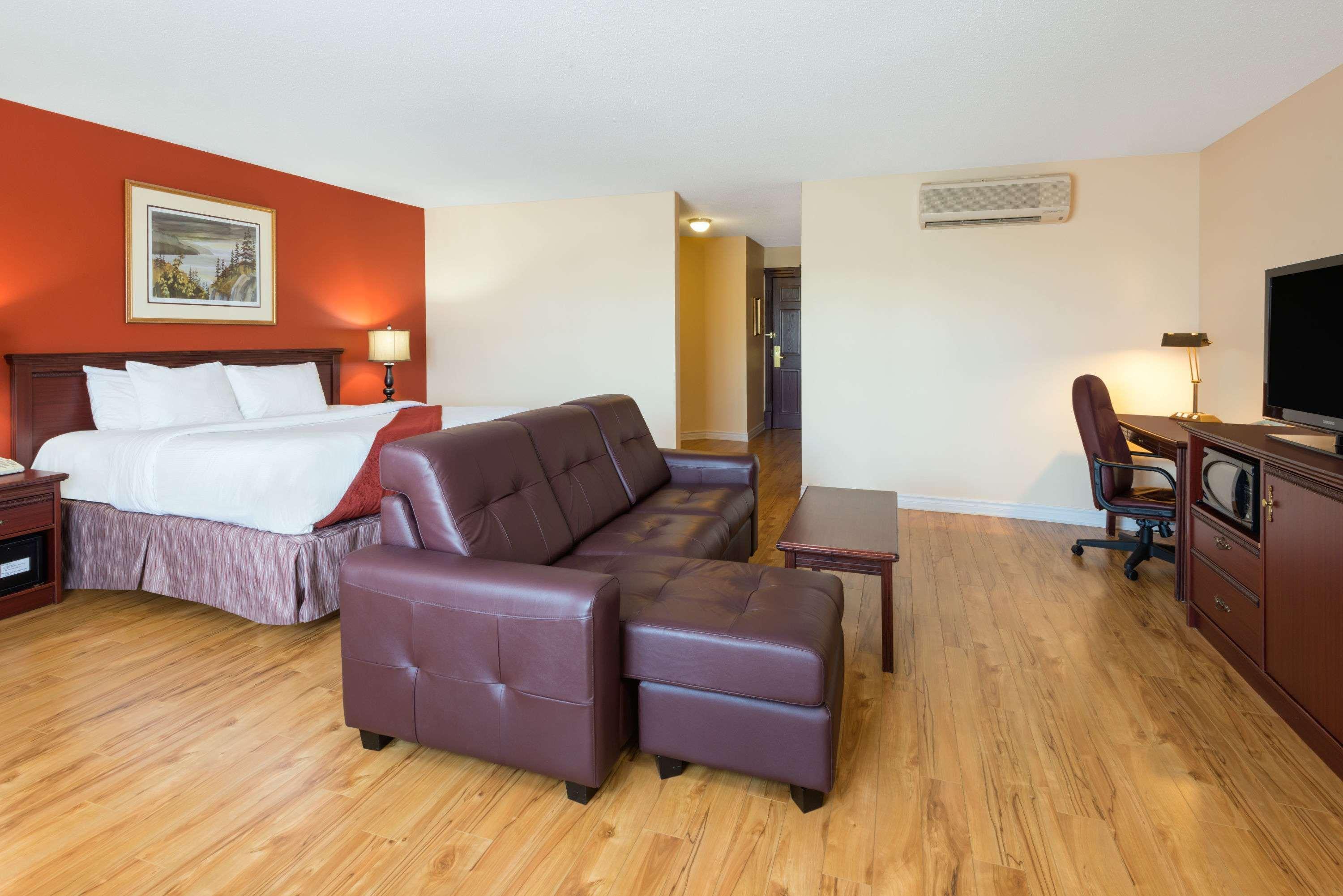Отель Ramada Plaza By Wyndham Gatineau/Manoir Du Casino Экстерьер фото