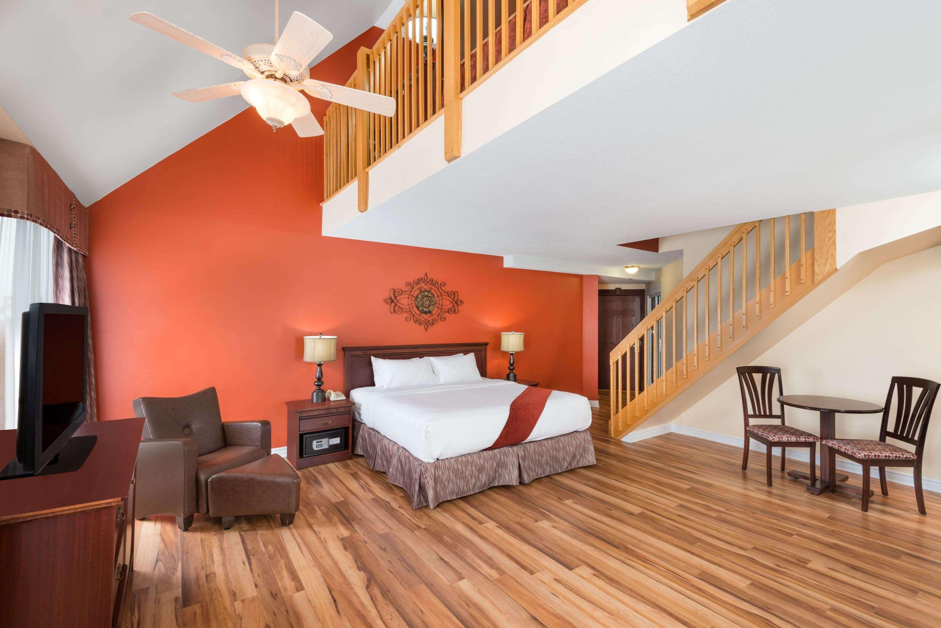 Отель Ramada Plaza By Wyndham Gatineau/Manoir Du Casino Экстерьер фото
