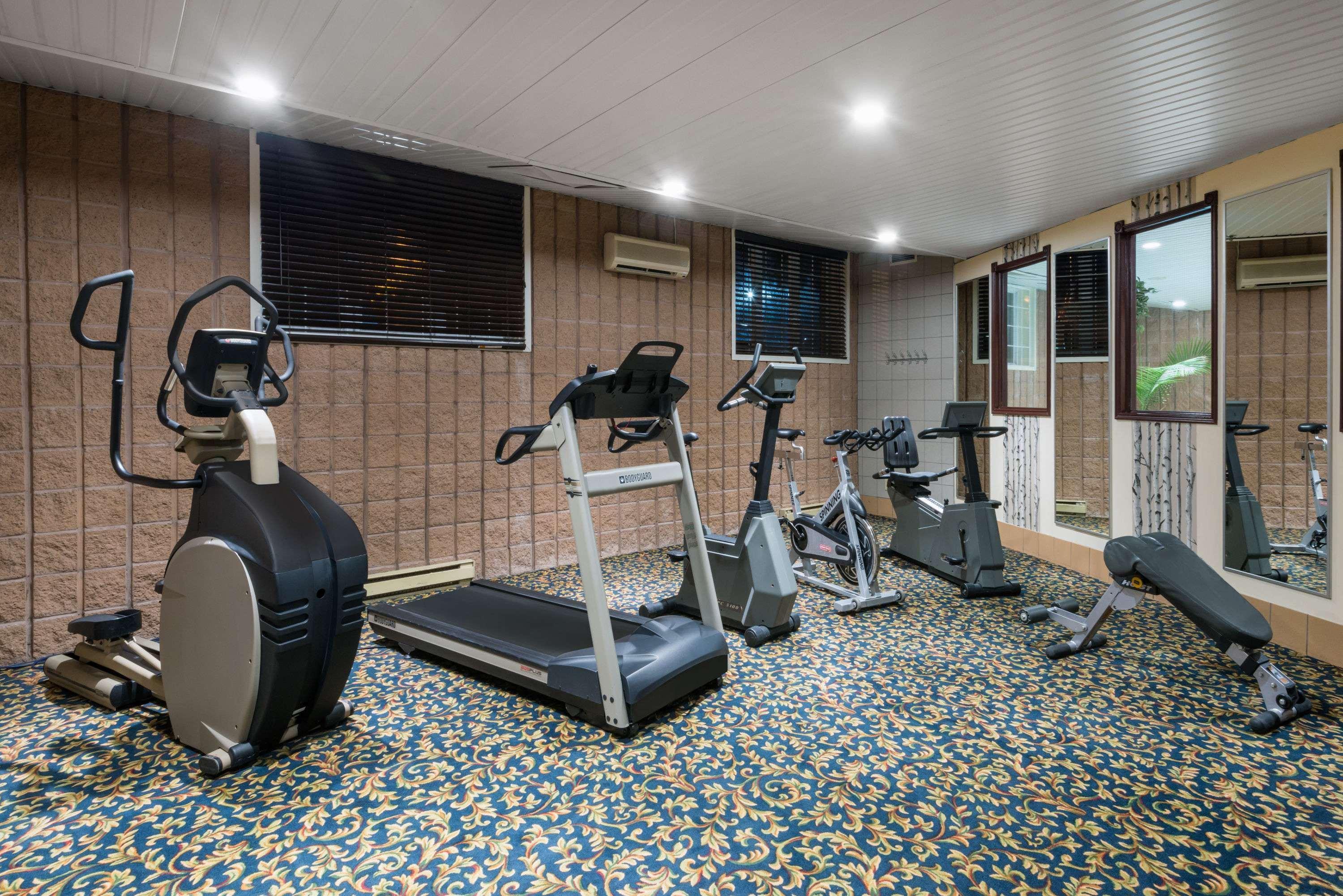 Отель Ramada Plaza By Wyndham Gatineau/Manoir Du Casino Экстерьер фото