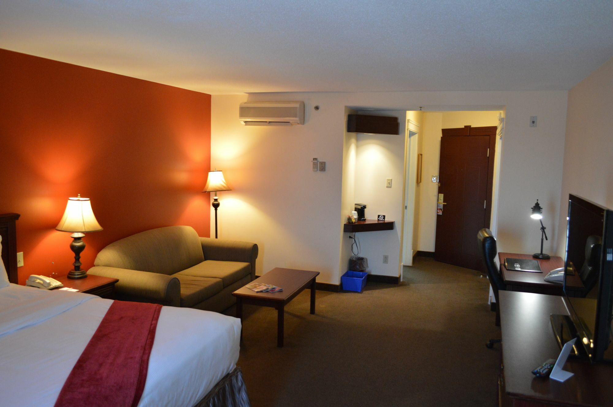 Отель Ramada Plaza By Wyndham Gatineau/Manoir Du Casino Экстерьер фото